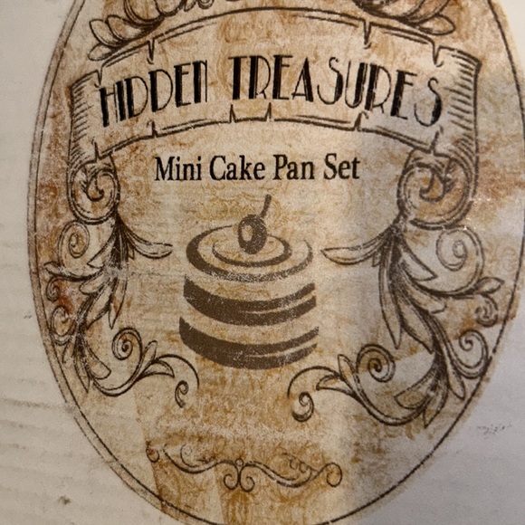New!  Attention;BAKERS! Mini cake pan set .. for filled cakes!  FOUR ALTOGETHER - Picture 2 of 11